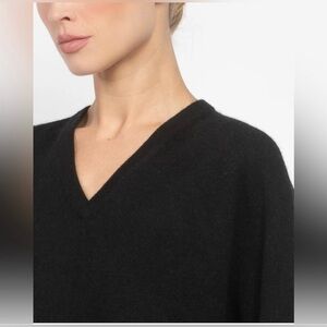 Frenckenberger Vernissage 100% Cashmere Black V-Neck Sweater Retail $925